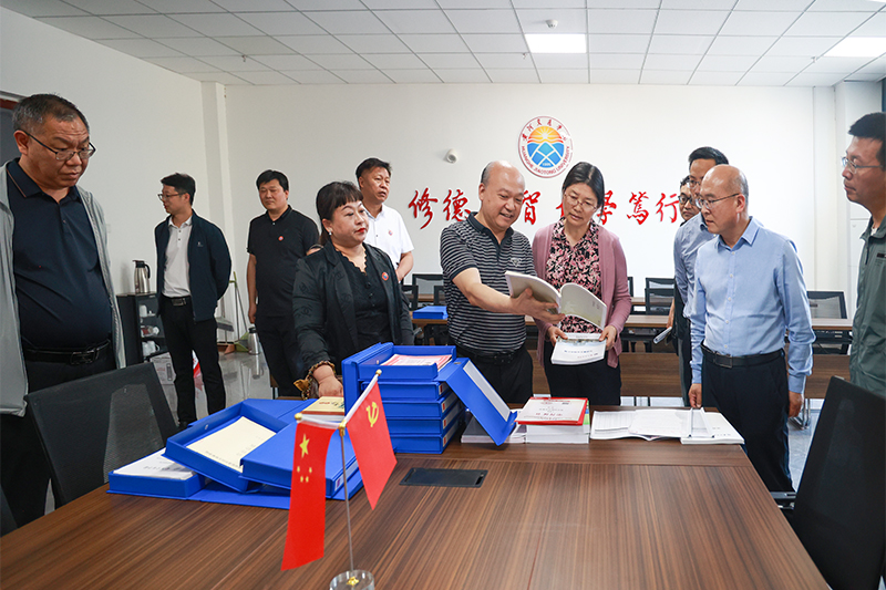 接受专家组调研检查.jpg